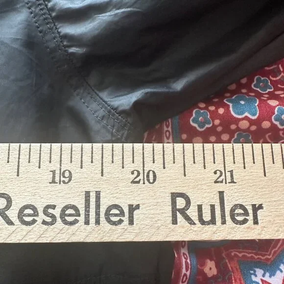 Columbia Sportswear Black Windbreaker Jacket M Gorpcore Normcore Athletic - Picture 6 of 7